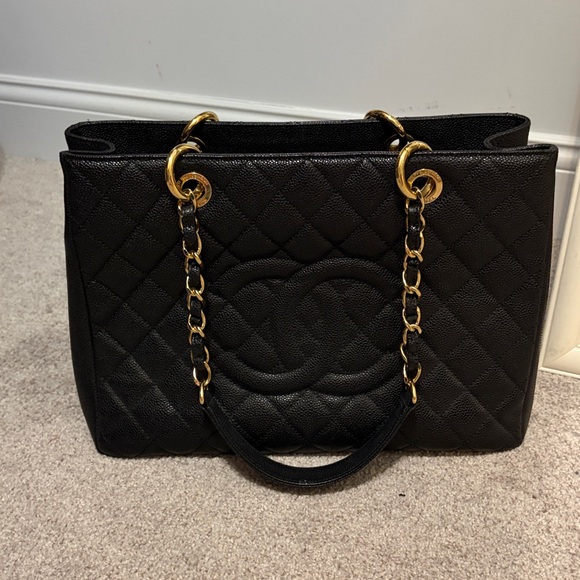 Chanel Grand Shopping Tote - Picture 16 of 17